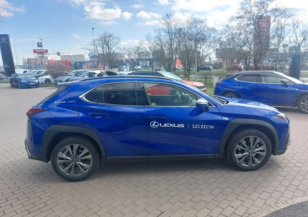 Lexus UX cena 172900 przebieg: 20000, rok produkcji 2022 z Szczecin małe 596